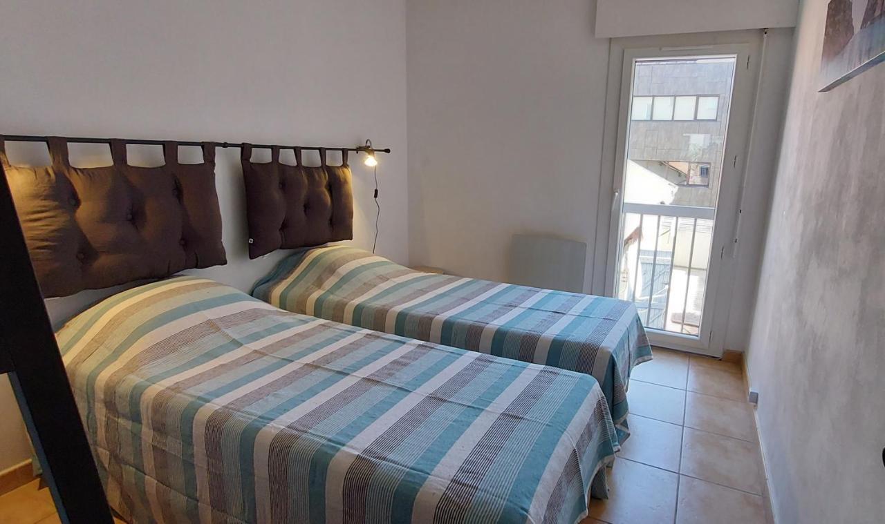 Grand T3 Lumineux Spacieux Propre, Tout Confort, Parking, Ascenseur, Emplacement Central Unique, Port-Commerces-Mer Et Plages A Pied, Location Du Samedi Au Samedi Sanary-sur-Mer Bagian luar foto