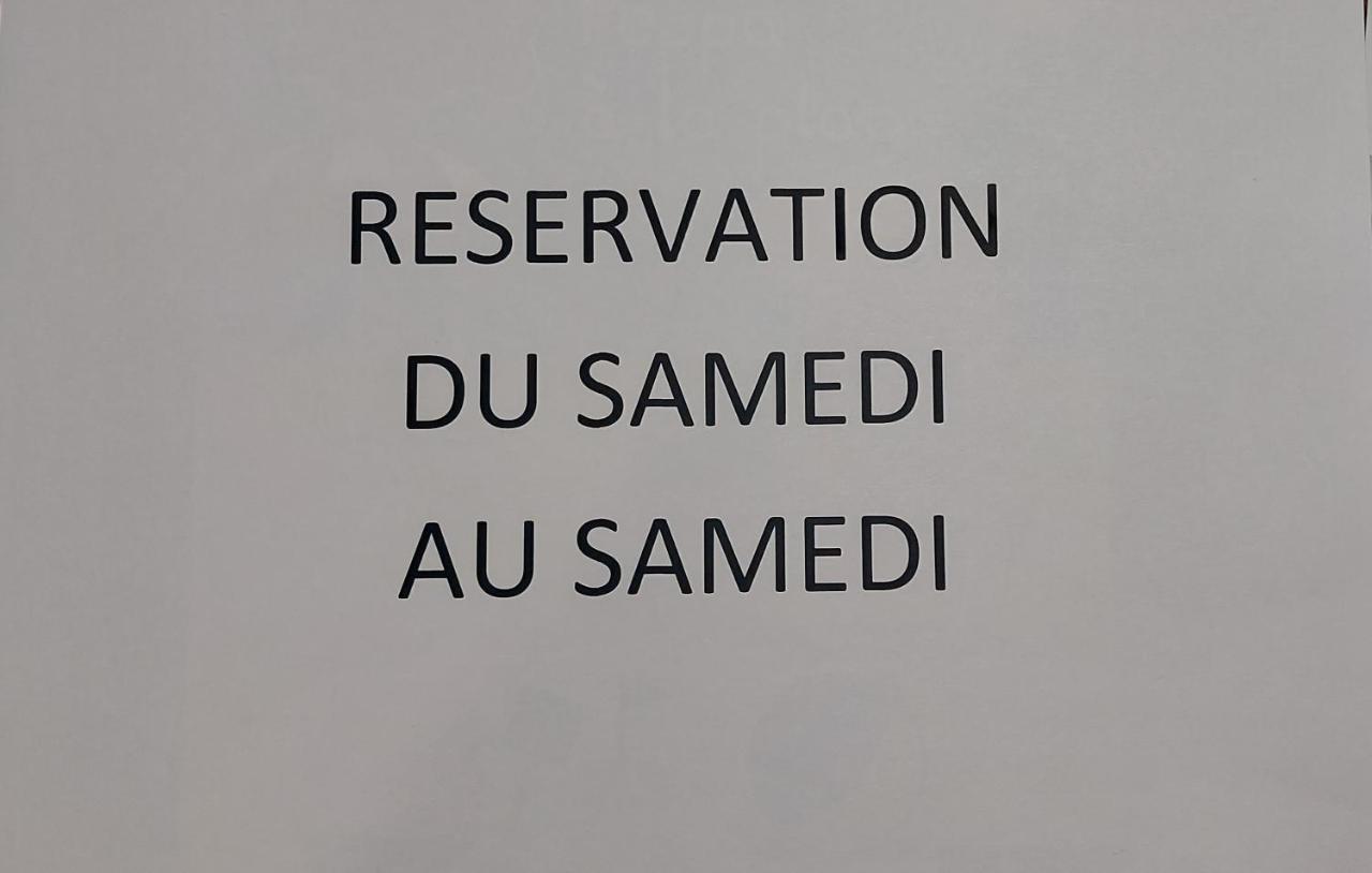 Grand T3 Lumineux Spacieux Propre, Tout Confort, Parking, Ascenseur, Emplacement Central Unique, Port-Commerces-Mer Et Plages A Pied, Location Du Samedi Au Samedi Sanary-sur-Mer Bagian luar foto