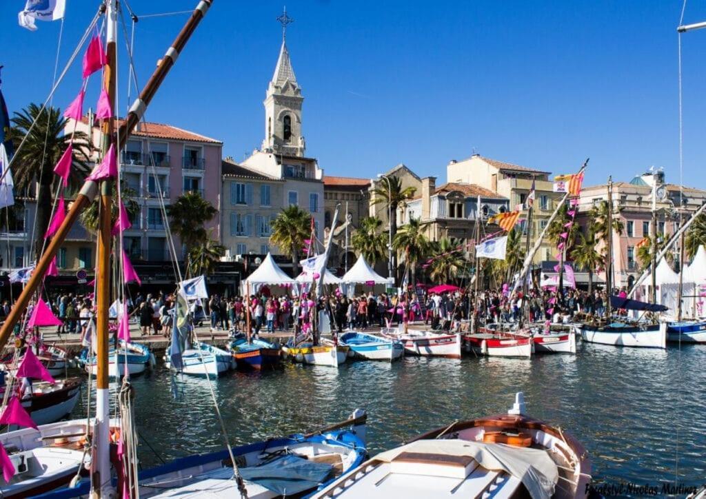 Grand T3 Lumineux Spacieux Propre, Tout Confort, Parking, Ascenseur, Emplacement Central Unique, Port-Commerces-Mer Et Plages A Pied, Location Du Samedi Au Samedi Sanary-sur-Mer Bagian luar foto