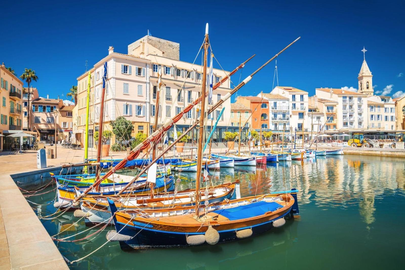 Grand T3 Lumineux Spacieux Propre, Tout Confort, Parking, Ascenseur, Emplacement Central Unique, Port-Commerces-Mer Et Plages A Pied, Location Du Samedi Au Samedi Sanary-sur-Mer Bagian luar foto